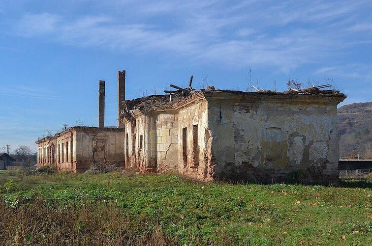 Ruinele Castelului Csáky, Váralmás, Romania, Romania